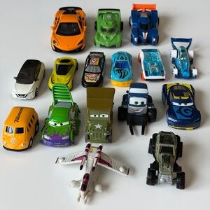 Mix Cars Toys Lot - Tillamook VW Bus Hot Wheels (3)- 16